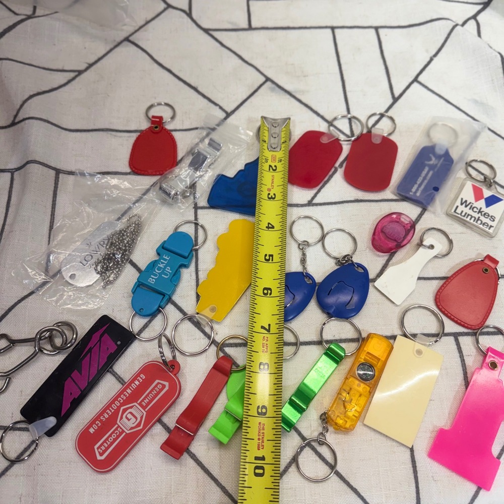Unbranded Keychain Lot OS Multicolor Vintage Advertising Promotional‎ Mix 22pc - Picture 3 of 4